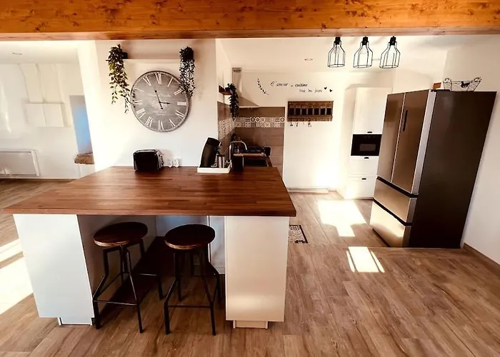 La Voute Du Dragon Piscine 26 Personnes *